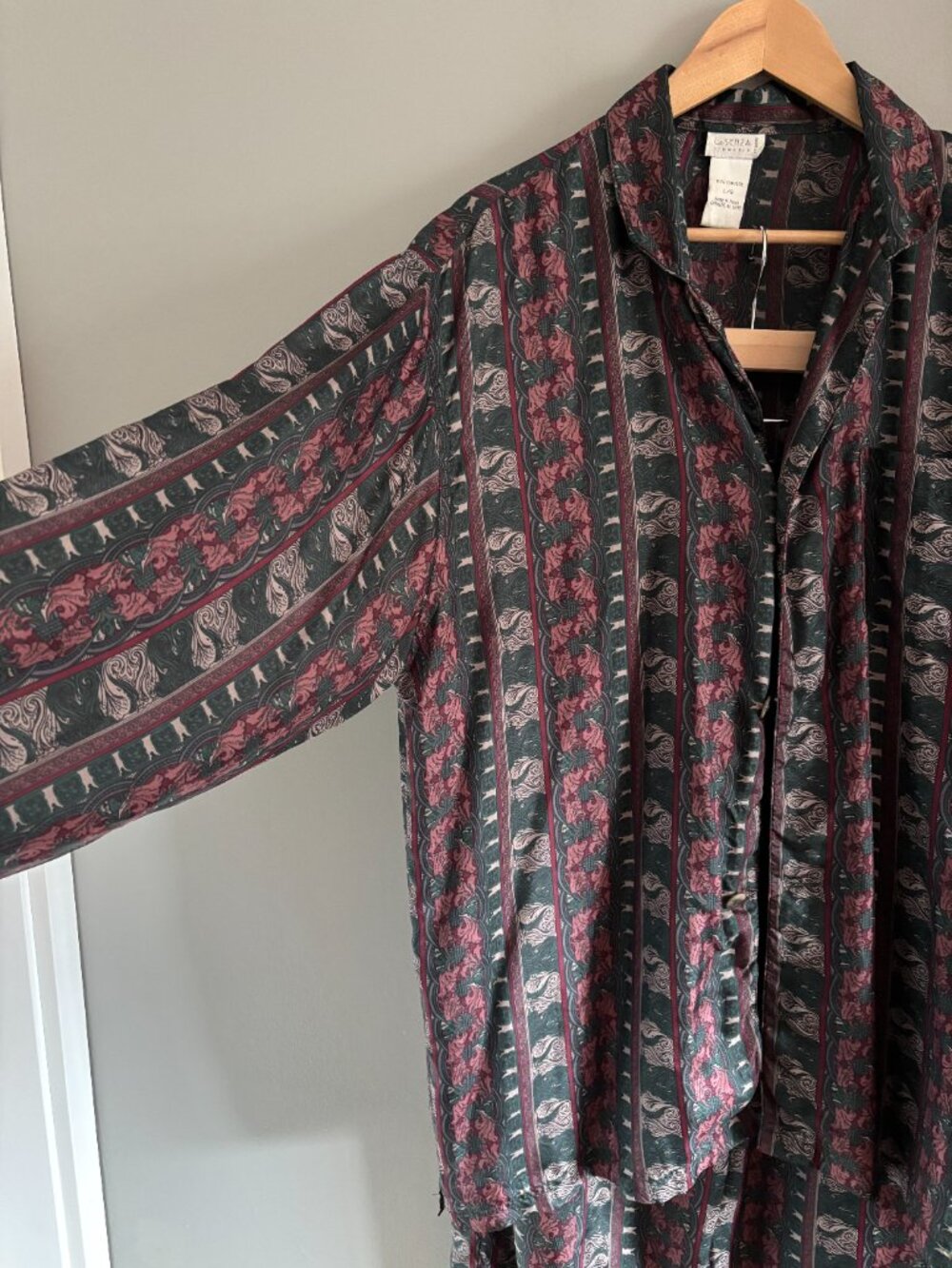 Silk Art Nouveau Patterned Pajama Set - Picture 3 of 12